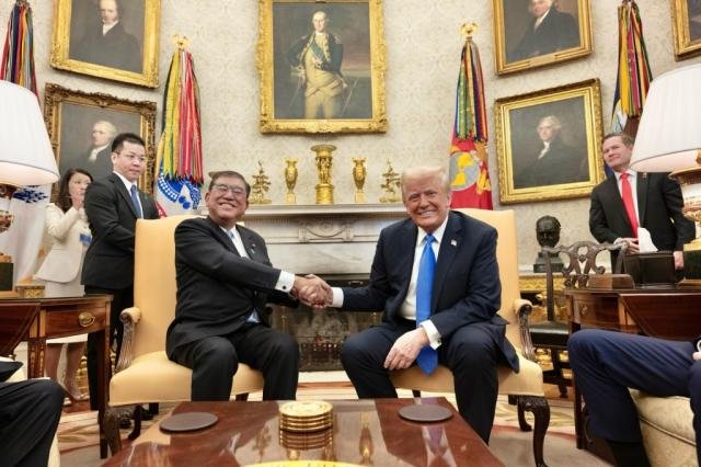 Trump study sessions The benefits of the Japanese PM's homework newsloves.com